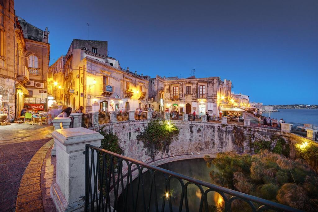 Amuni' Sicily Guest House Syracuse Exterior photo